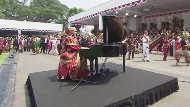 Lirik Lagu Rungkad Dinyanyikan Putri Ariani Di Istana Negara