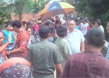 Warga Ramai-ramai Tolak Galian Tanah Japura Kidul