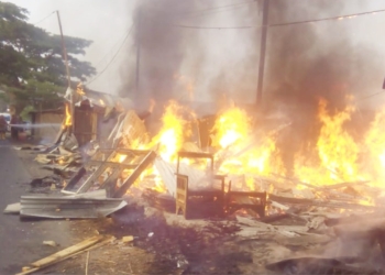 6 Warung Ludes Terbakar