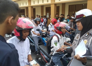 Operasi Zebra, Polisi Datangi Sekolah