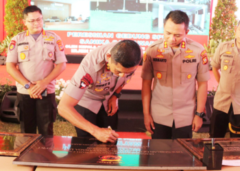 Kunjungi Polres Kota Cirebon, Kapolda Disambut Tari Lengser