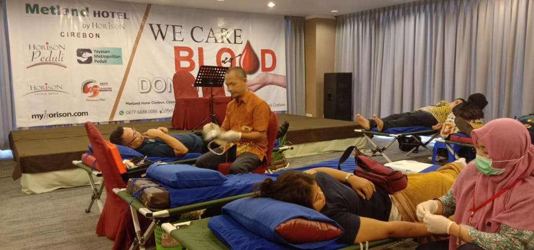 Peringati Hari Kesetiakawanan, Metland Hotel Cirebon Gelar Donor Darah 1