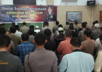 Polresta Cirebon Laksanakan Shalat Gerhana Matahari