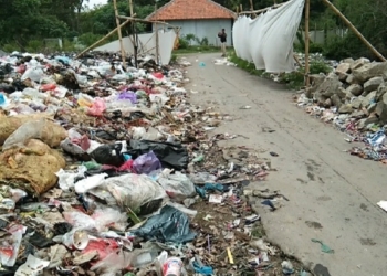 Warga Tegalgubug Keluhkan Bau Sampah