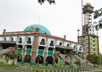Masjid Agung Sumber Direnovasi Tahun Ini