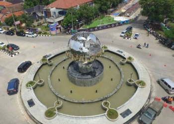 Tugu Bola Dunia  Jadi Spot Baru Swafoto