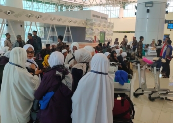 BIJB Terbangkan Perdana Jamaah Umrah