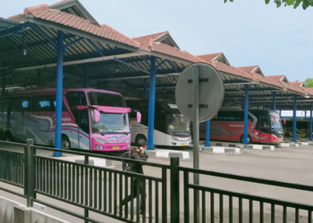 Banyak Bus AKDP Tak Layak Jalan Masuk Terminal Cirebon
