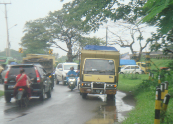 Besi Pembatas Jalan Terlalu Tinggi