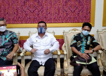 PMI Kabupaten Cirebon Bagikan Air Bersih di Suranenggala