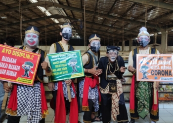 Punakawan Sosialisasikan Prokes