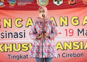 Bidan Desa Ditarget Vaksinasi 36 Lansia Per Hari