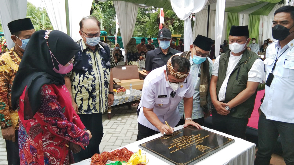 Bupati Cirebon, Imron: Pasar Mertapada Kulon Astanajapura Bisa Jadi Percontohan 1