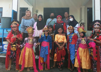 Astapada Lestarikan Tari Topeng