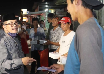 Warga Kaget, Dini Hari Disamperin Bupati Cirebon