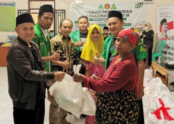 Urunan Terkumpul Rp30 Juta, PAC GP Ansor Arjawinangun Jual Paket Sembako Murah