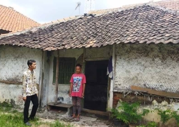 Miris! 10 Tahun Pemuda Desa Astanamukti Hidup Sebatang Kara di Gubug Reot