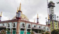 Menara-Masjid-Agung-Sumber-Kabupaten-Cirebon