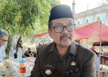 Bupati-Cirebon-Imron