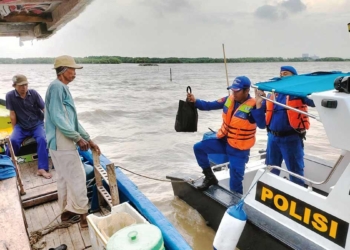 Polresta-Cirebon-menyalurkan-bantuan-sosial