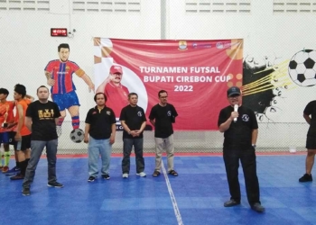 bupati-cirebon-memberikan-sambutan-pada-kegiatan-turnamen-futsal-antar-media