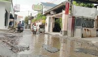 50 km Jalan di Kabupaten Cirebon Masih Rusak Berat
