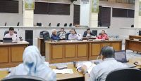 Komisi-II-DPRD-Kota-Cirebon-menggelar-rapat-kerja