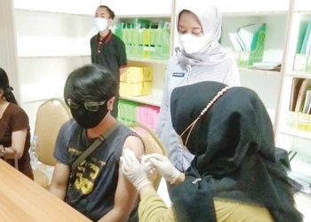 Pelamar Kerja Buru Syarat Vaksin Booster