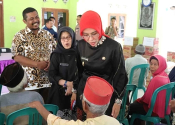 Pemkab Cirebo Berikan Bantuan Permakanan bagi Warga Lansia Terlantar dan Tidak Produktif