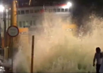 Waspada Cuaca Ekstrim dan Badai, Penyeberangan Merak - Bakauheni Dihentikan, Gelombang Tinggi Mengancam