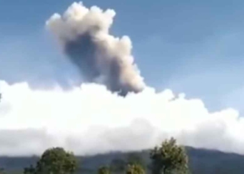 Gunung Kerinci Meletus, Kepulan Awan Erupsi Setinggi 700 Meter, Pesawat Dilarang Melintas
