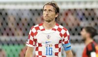 Kapten Kroasia, Luka Modric Tampil Menawan, Peluk Messi dan Menangis di Pundak Angel Di Maria