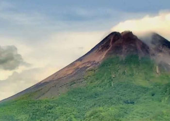 Gunung Marapi Meletus Lagi, Keluarkan Abu Vulkanik Setinggi 1 Kilometer, Lebih Besar dari Sebelumnya