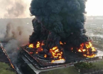 Jaringan Listrik Kilang Balongan Indramayu Rusak, Kobaran Api dari Flare Membesar, Warga Sekitar pun Panik