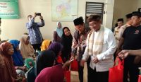 Bupati Cirebon Bagikan Santunan untuk Jompo, Desa Wanasaba Kidul Diimbau Buat Tulisan Sejarah Masjid Pusaka Gerilya