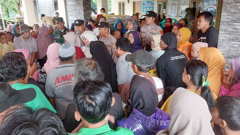 Warga Serbu Operasi Pasar Beras Murah Pemkab Cirebon, 10 Kecamatan Sudah Antre, Sampai Maret Siapkan 5 Ribu Ton