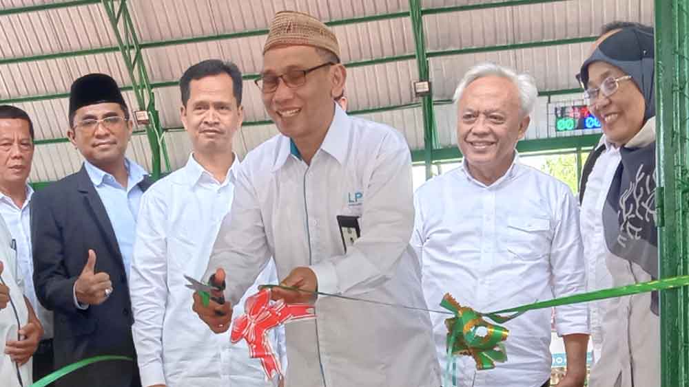 Rektor IAIN Cirebon Resmikan Lapangan Futsal dan Panjat Tebing