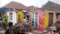Foto: Rumah Ambruk 1 - Suara Cirebon