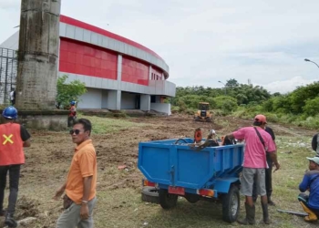 Bakal Jadi Venue Perayaan Hari Jadi Kabupaten Cirebon, DPUTR Terjunkan Alat Berat ke Stadion Watubelah