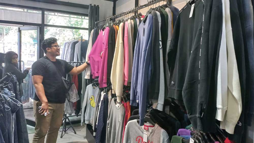 Penjualan Pakaian Bekas di Cirebon Turun Signifikan, Harganya Segini Aja