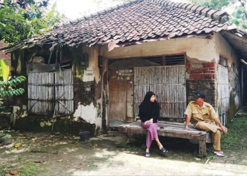 Rutilahu Kabupaten Cirebon, Berjuang Tanpa Orang Tua Sejak SMP, Dua Anak Yatim Tinggal di Rumah Tak Layak