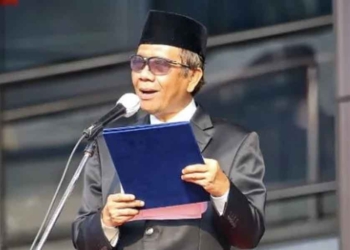 Johnny G Plate yang Gasar-geser, Mahfud MD Tinggal Melantik