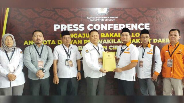 KPU Kabupaten Cirebon Pecah Telur, Jadi Partai Pertama, PKS Daftarkan ...