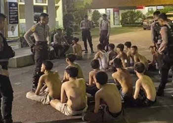 Perang Geng Motor di Cirebon, Puluhan Pemuda Bawa Senjata Tajam