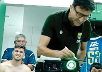 Line Up Persib Vs Arema Diprediksi Berubah, Tak Diperkuat Ricky Kambuaya, Tyronne del Pino dan Alberto Rodriguez