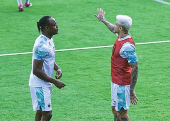 Serangan Balik Cepat Dewa United Diwaspadai Persib