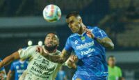 3 Pemain Persib Dikartu Kuning, Laga Kontra Bali United Berjalan Alot