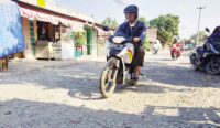 Jalan Rusak di Klangenan Diperbaiki Tahun Depan, Warga Berharap Jalan Dibeton
