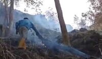 Pemadaman Kebakaran Gunung Ciremai Terkendala Angin