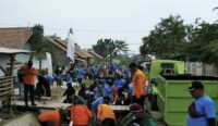 Peringati World Clean Up Day, Ribuan Masyarakat Bersihkan Sampah di Cirebon Timur